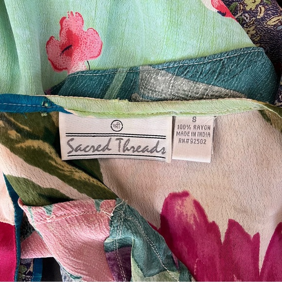 Small Sacred Threads Patchwork Button Down Crop Top - Picture 4 of 5